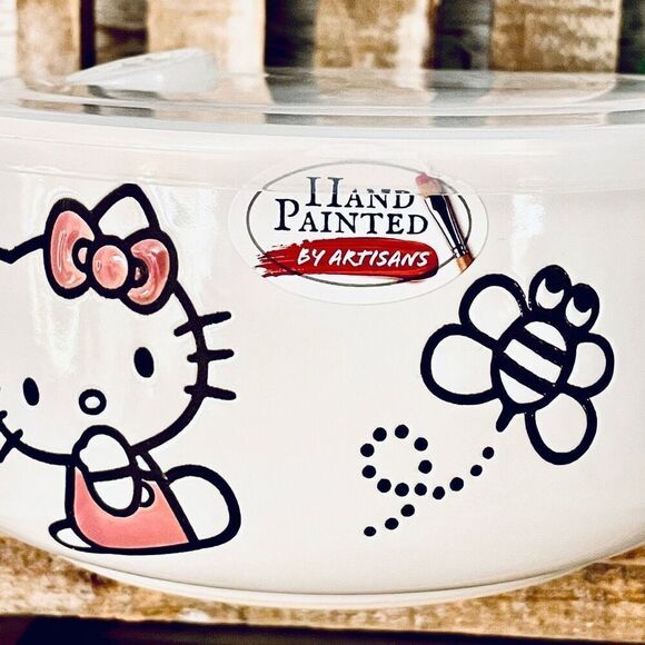 NWT Sanrio Hello Kitty Hand Painted by Artisans Vented Lid Food Container Bowl - Picture 7 of 13